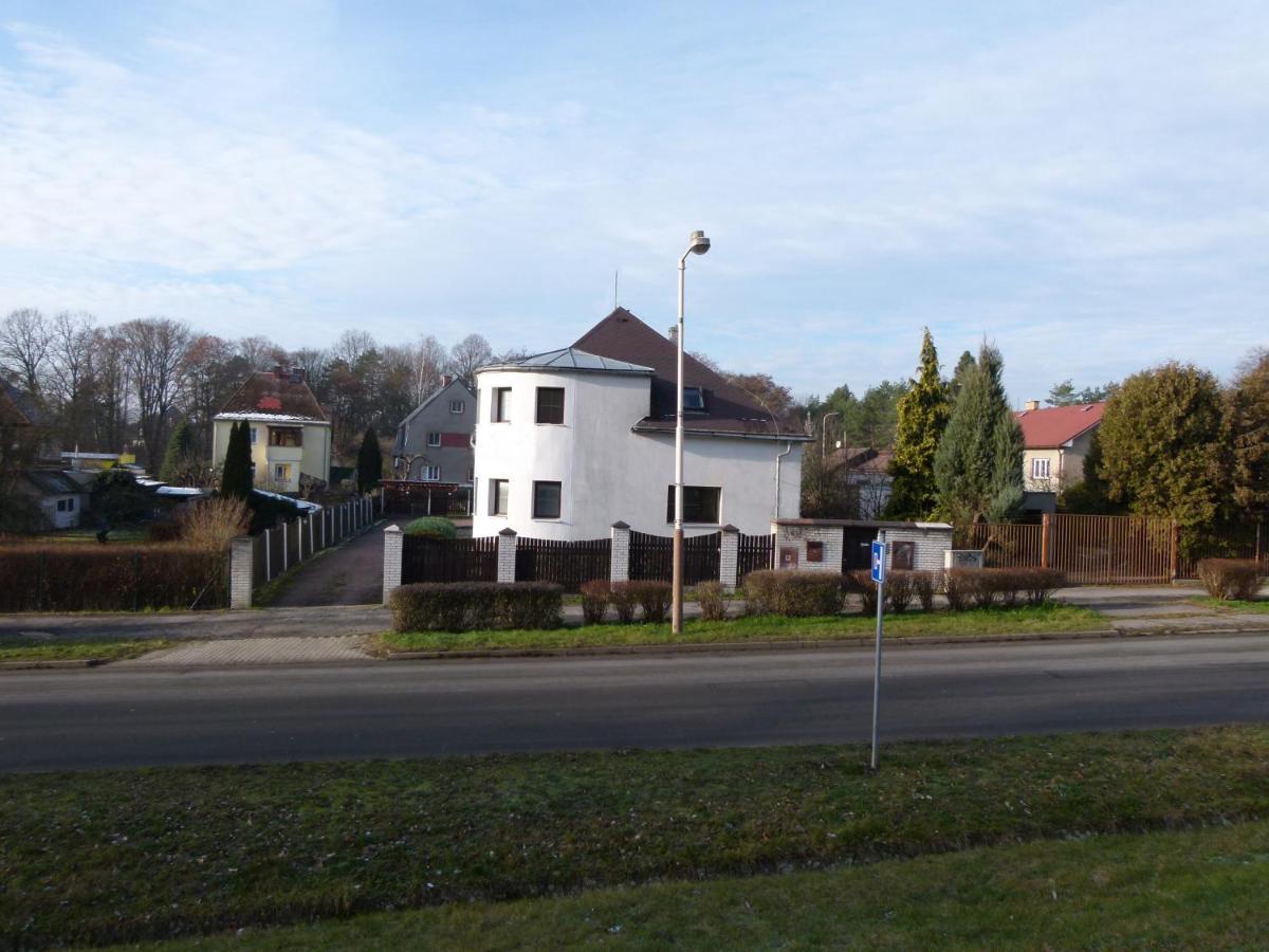 Penzion Ubytovani U Parku S Parkovistem Česká Lípa Extérieur photo